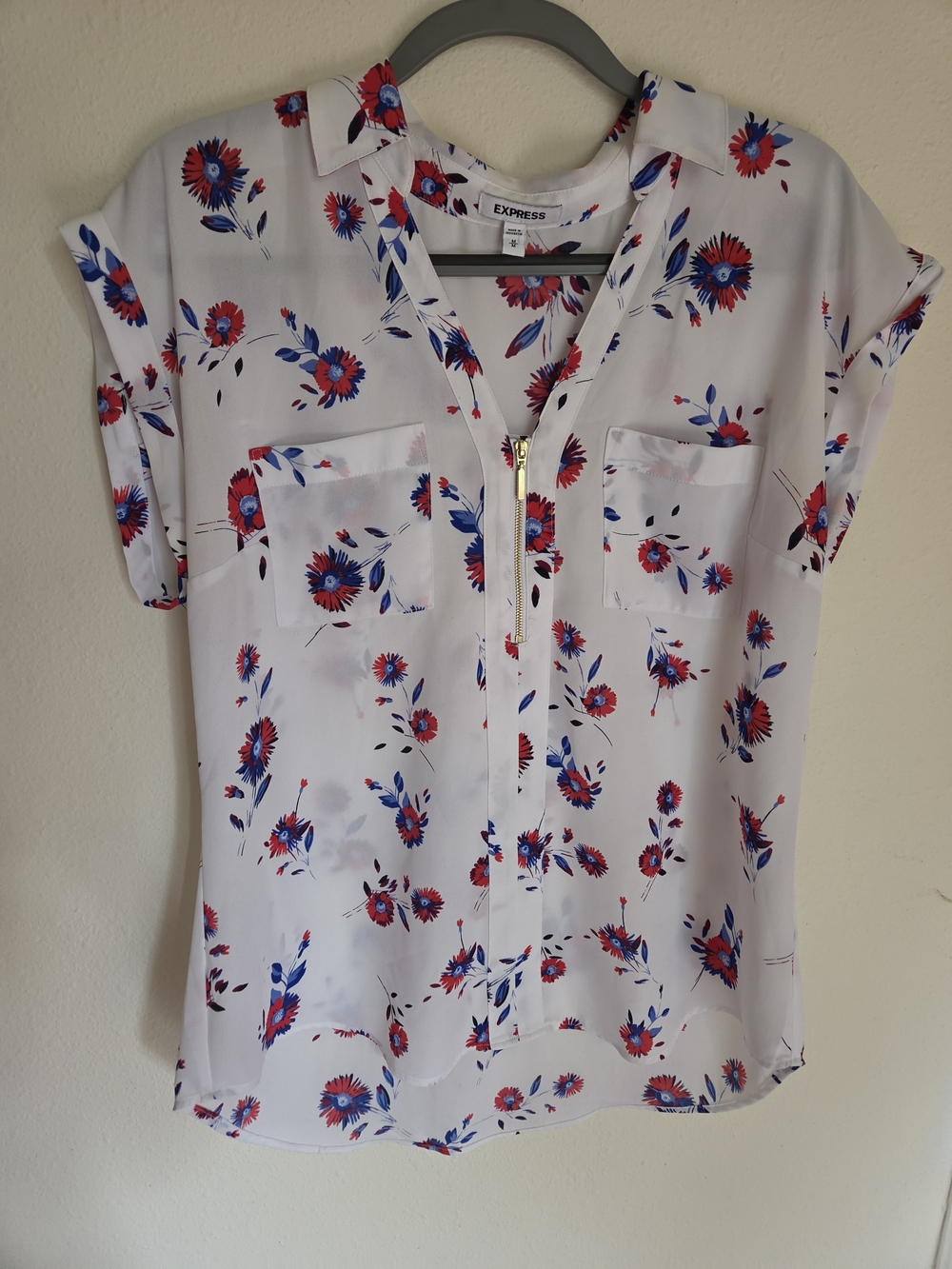 Express White Blouse with Red and Blue Floral Print and Gold Zip